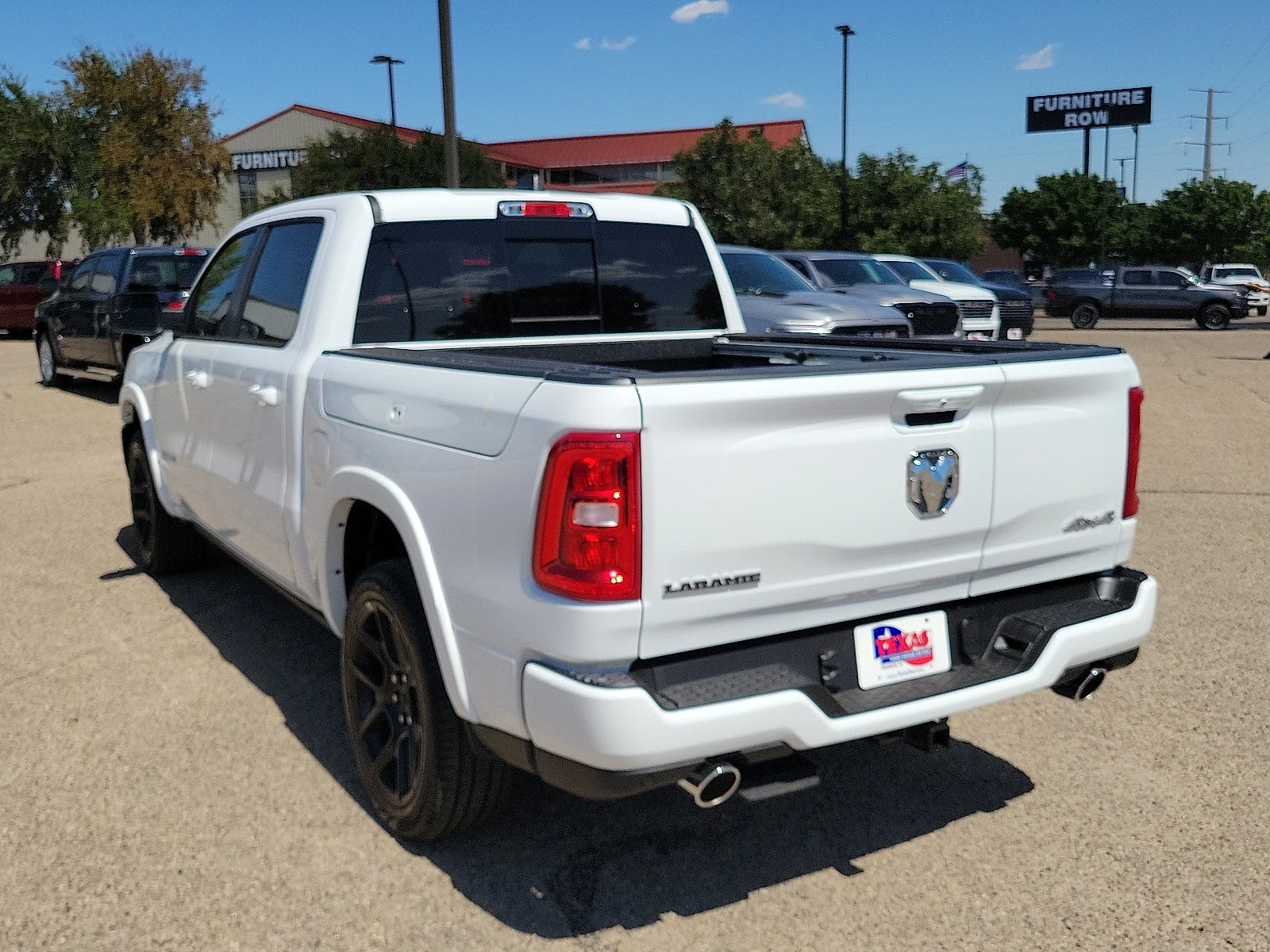 New 2026 PW7 Bright Whit Ram LARAMIE CREW CAB 4X4 5