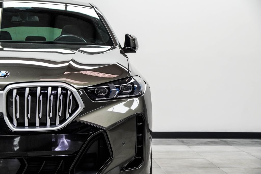 Used 2024 Green BMW xDrive40i image 4