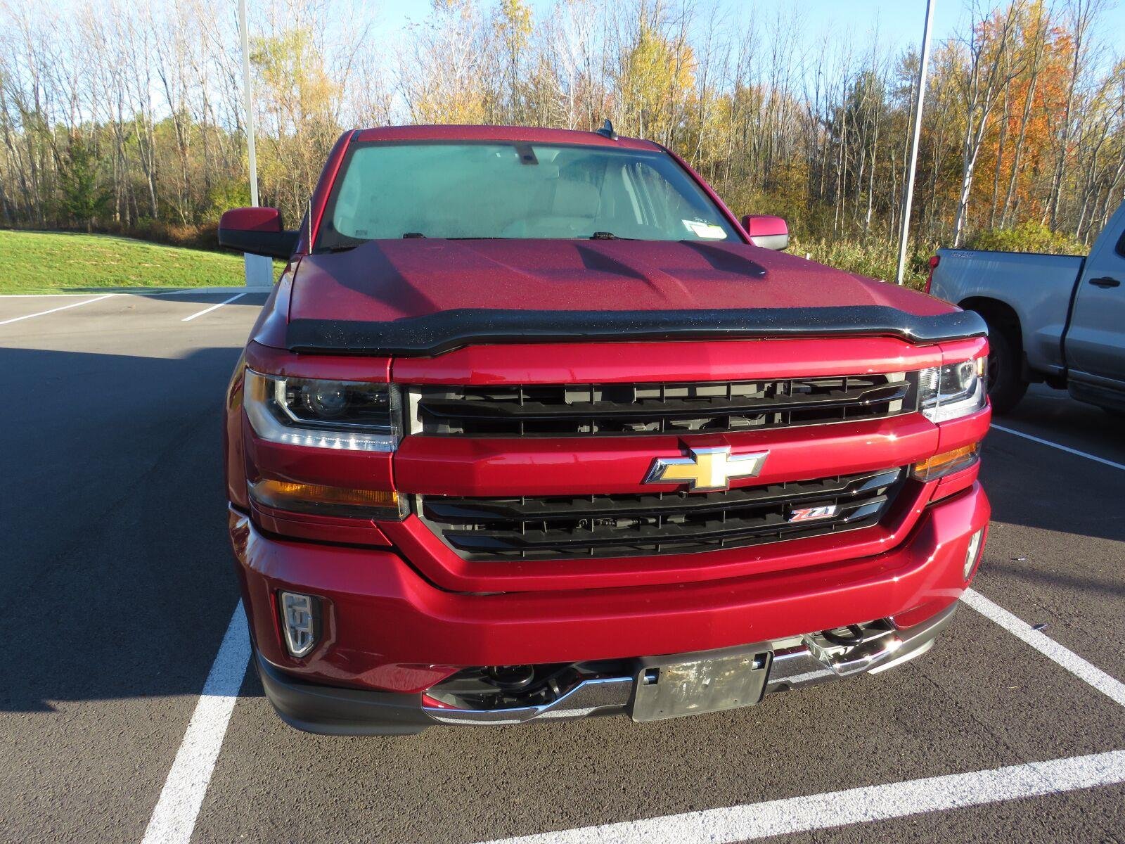 Used 2018 Cajun Red Tintcoat Chevrolet LT image 4