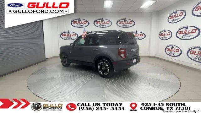 Used 2025 Gray Metallic Ford Outer Banks image 6
