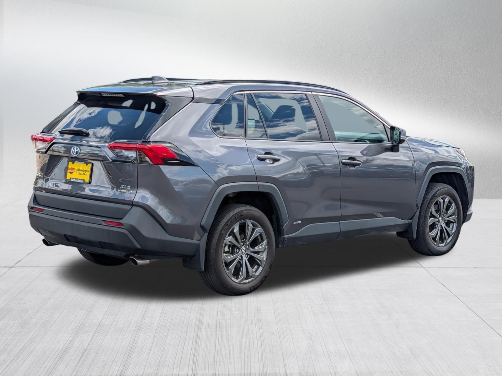 Used 2024 Magnetic Gray Metallic Toyota Hybrid XLE Premium image 7