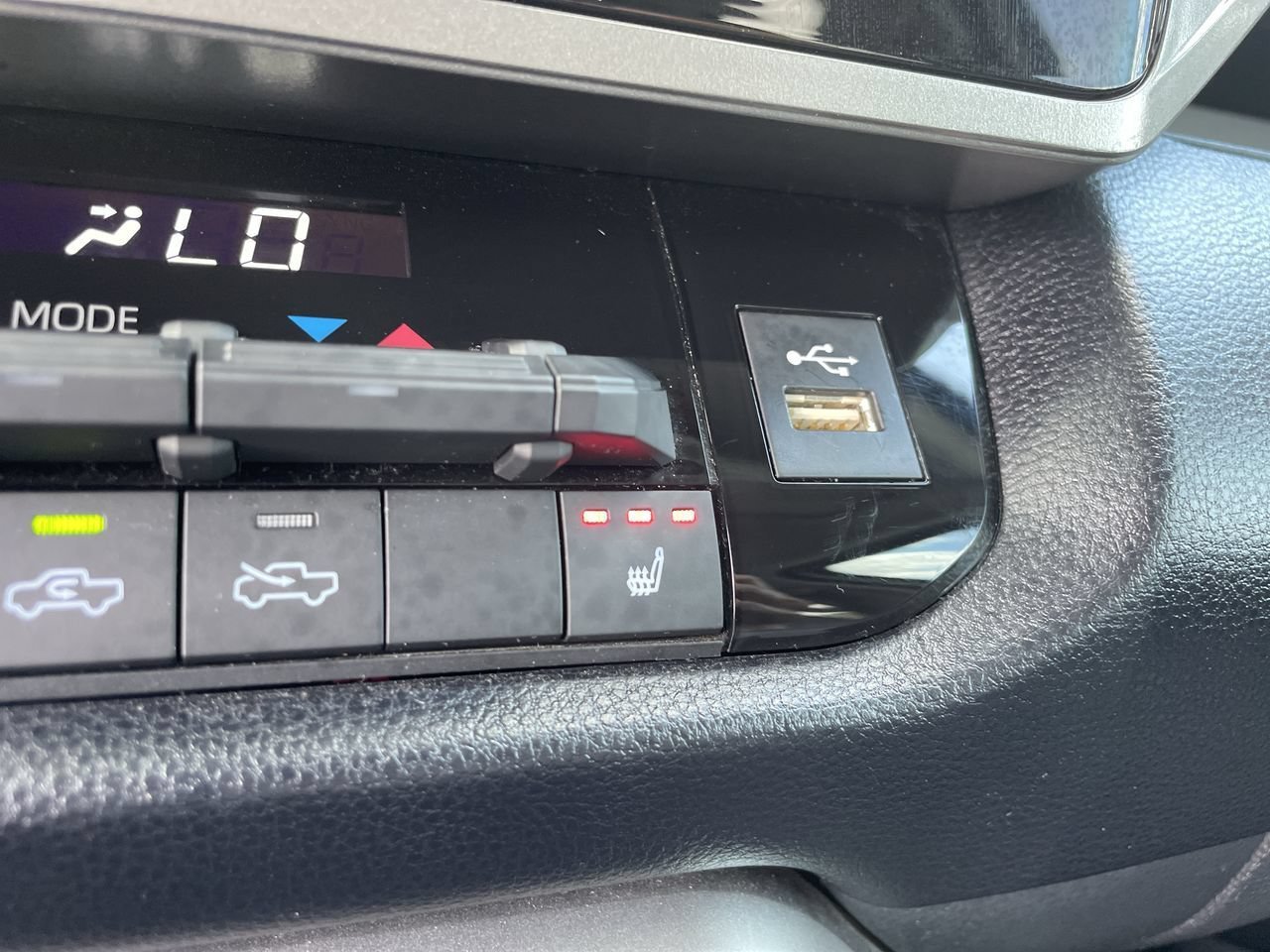 Used 2024 Ice Toyota SR5 image 23