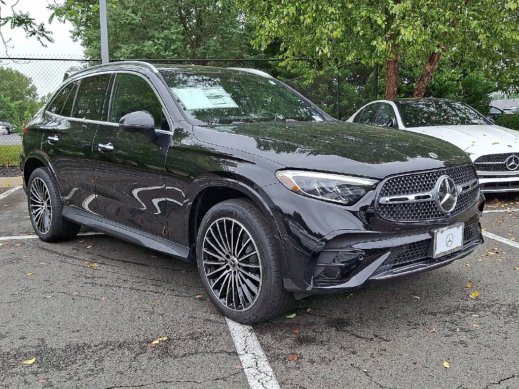 New 2027 Obsidian Black Metallic Mercedes-Benz GLC 300 image 2