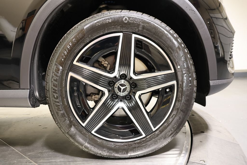 New 2026 Black Mercedes-Benz GLC 300 image 14