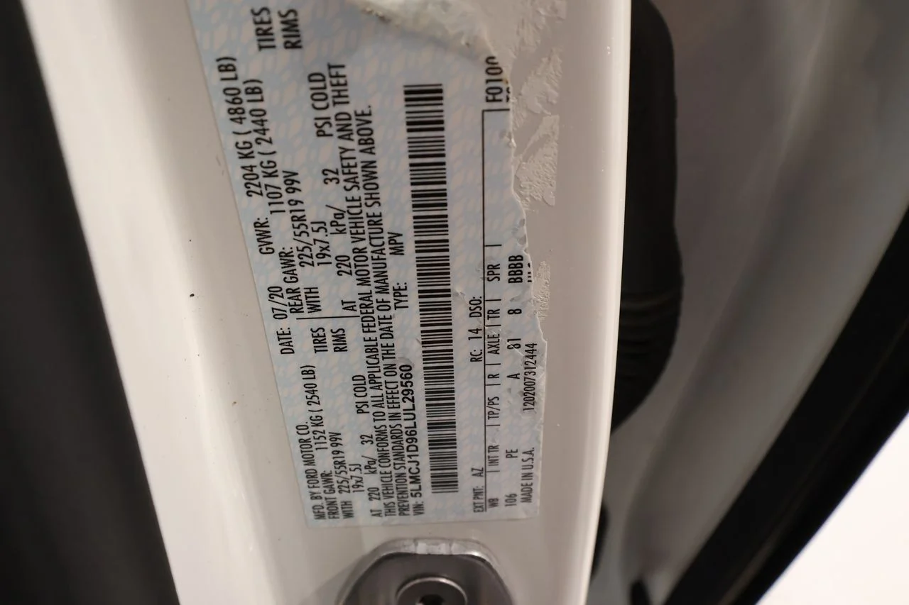 Used 2020 White Lincoln Standard image 20