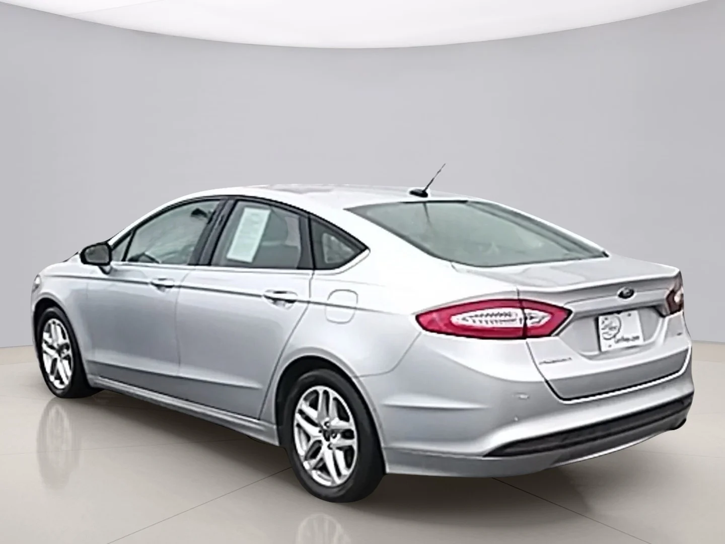 Used 2016 Silver Ford SE image 3
