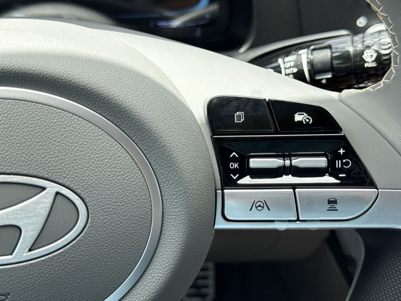 New 2026 Amazon Gray Hyundai SEL Sport Premium image 21