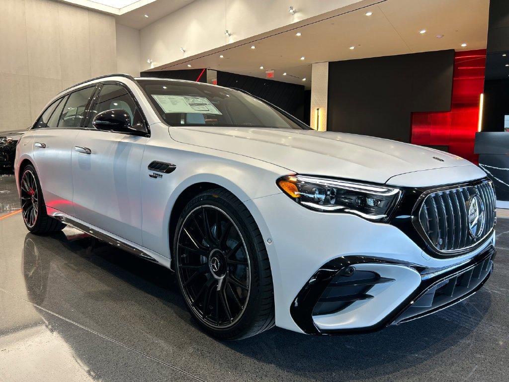 New 2027 MANUFAKTUR Moonlight White Magno Mercedes-Benz AMG® E 53 Hybrid Wagon image 2