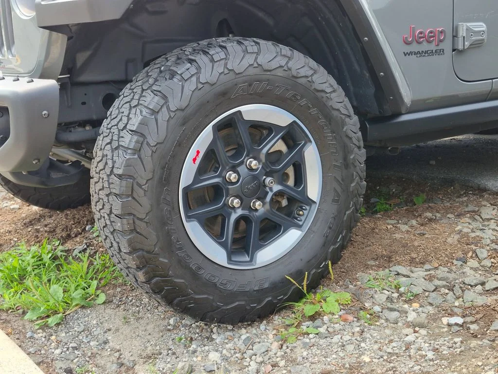 Used 2022 Gray Jeep Unlimited Rubicon image 26