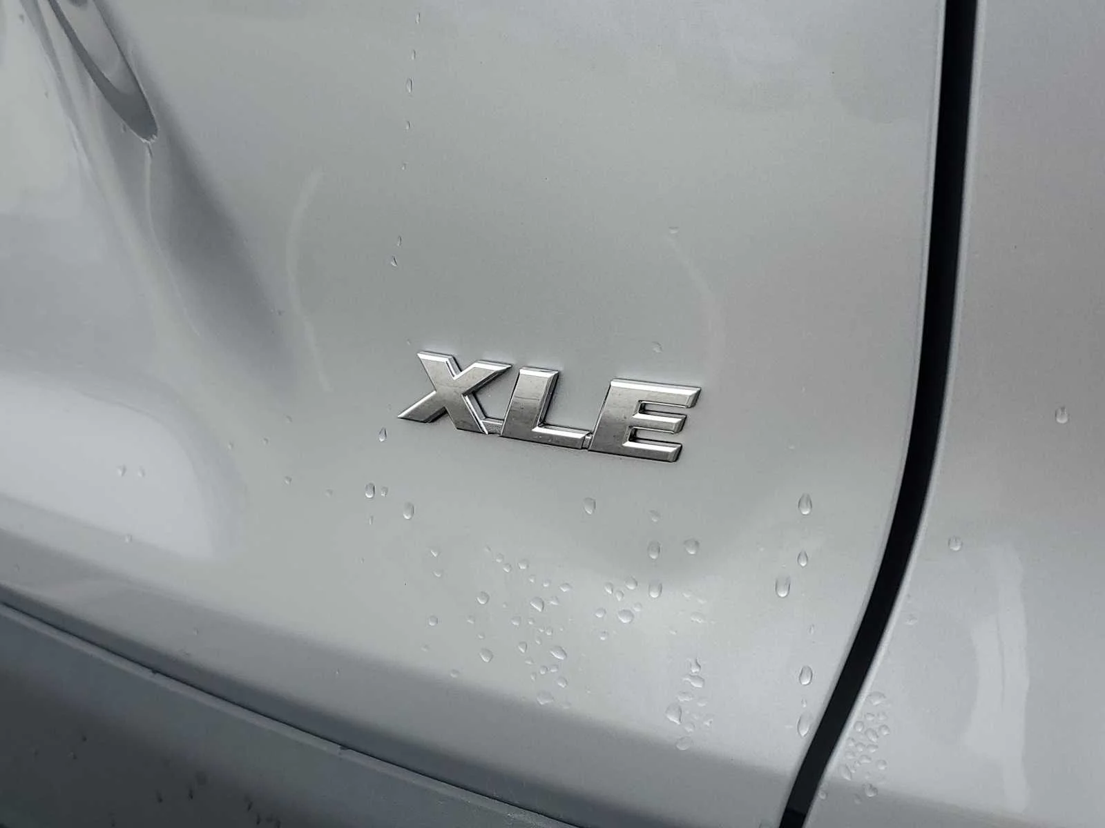Used 2024 Silver Sky Metallic Toyota XLE image 7