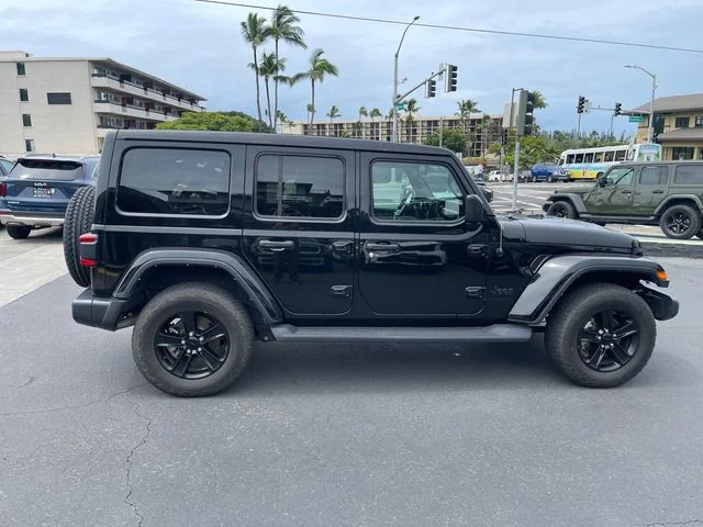 Used 2023 Black Jeep Altitude image 7