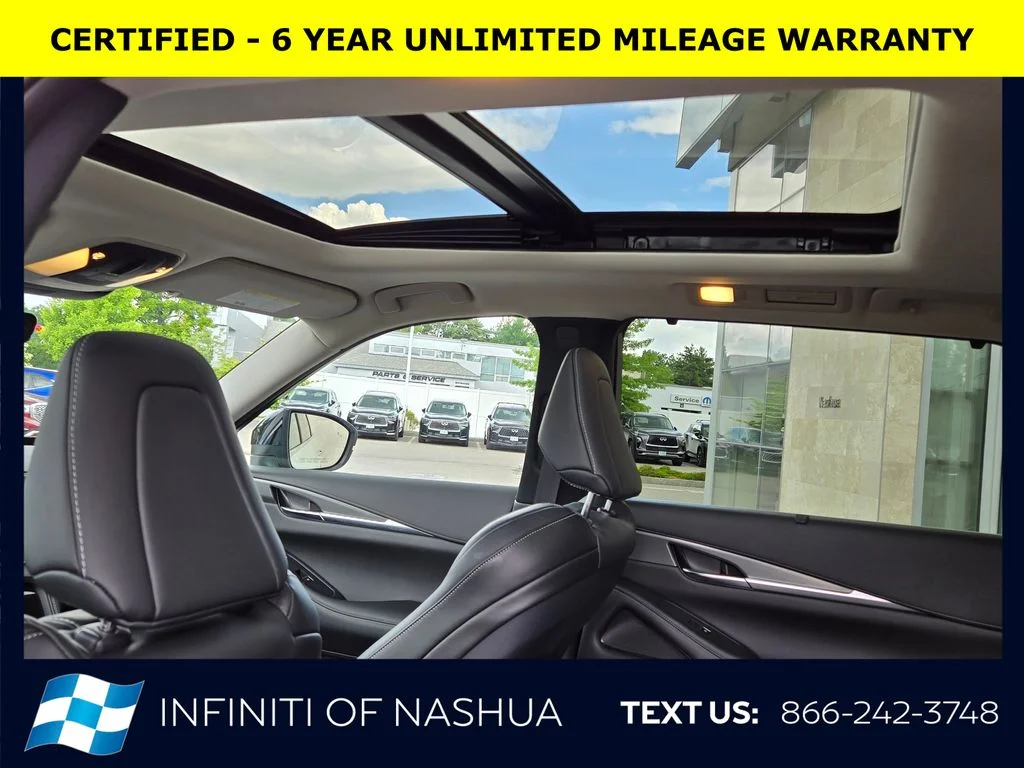Certified Used 2023 White INFINITI LUXE image 13