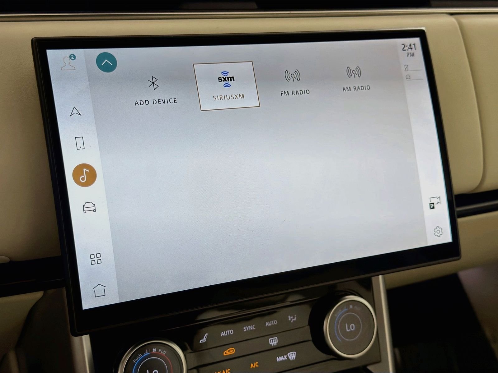 Used 2023 Fuji White Land Rover SE image 18