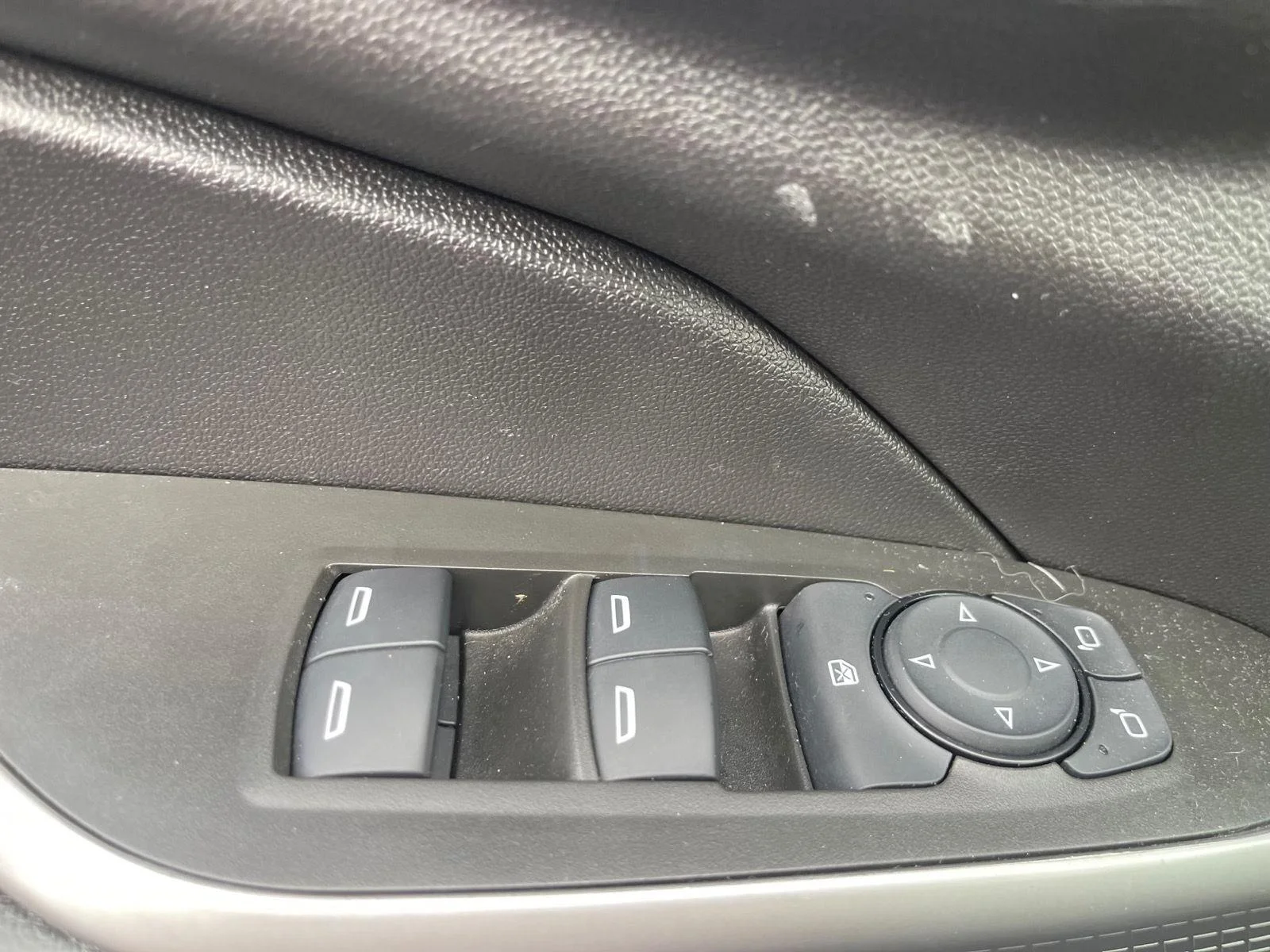 Used 2024 Gy Chevrolet  image 12