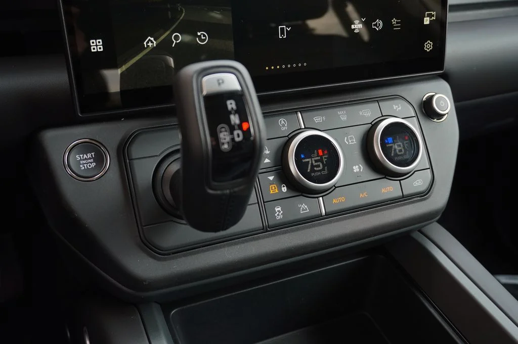 New 2026 Fuji White Land Rover X-Dynamic SE image 26
