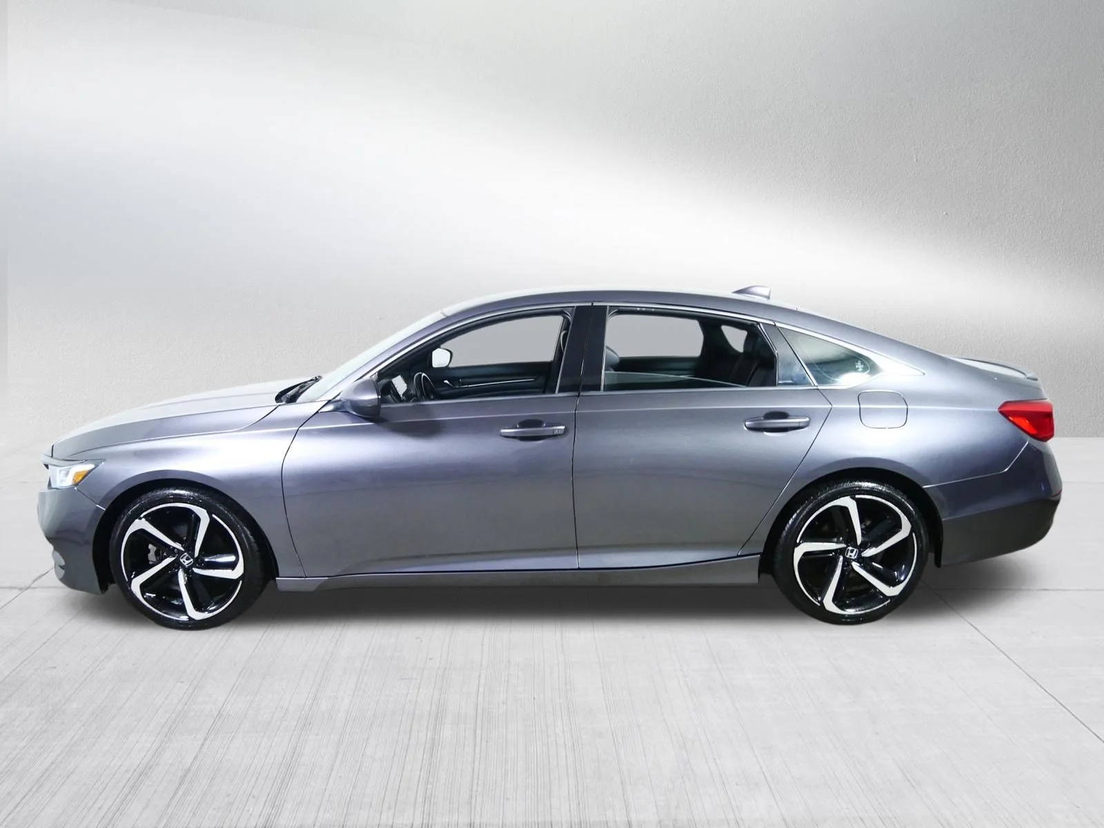 Used 2018 Modern Steel Metallic Honda Sport 1.5T image 4
