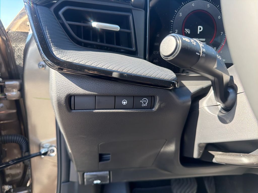 New 2026 Nissan Kicks SR 4D Sport Utility