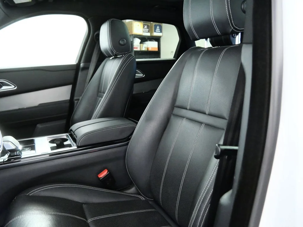 Used 2022  Land Rover P250 R-Dynamic S image 16