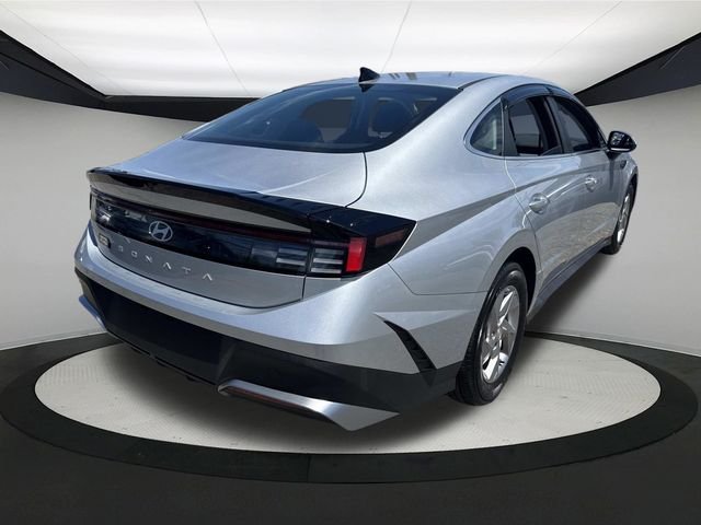 Certified Used 2025 Silver Hyundai SE image 7