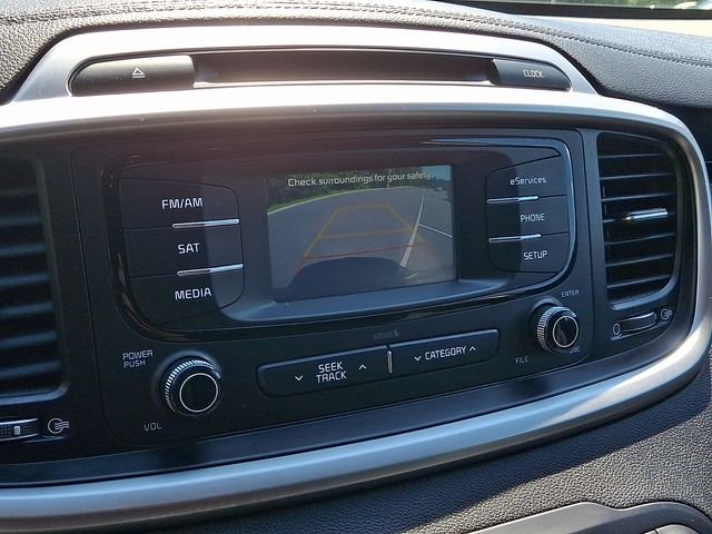 Used 2016 Silver Kia LX image 18