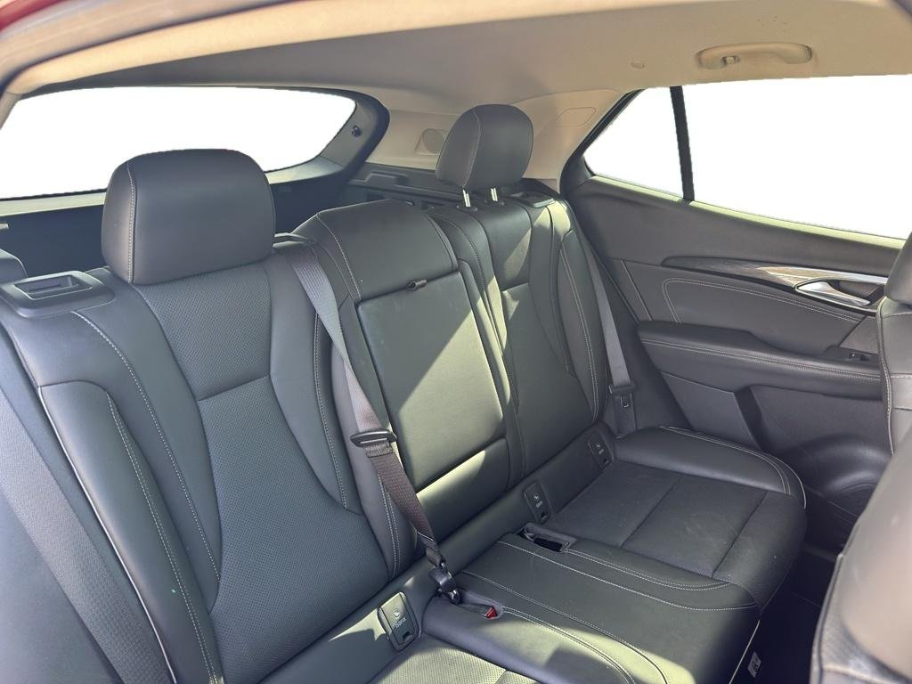 Used 2022  Buick Essence image 5