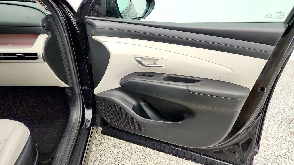 Used 2025 Phantom Black Hyundai SEL Convenience AWD image 27
