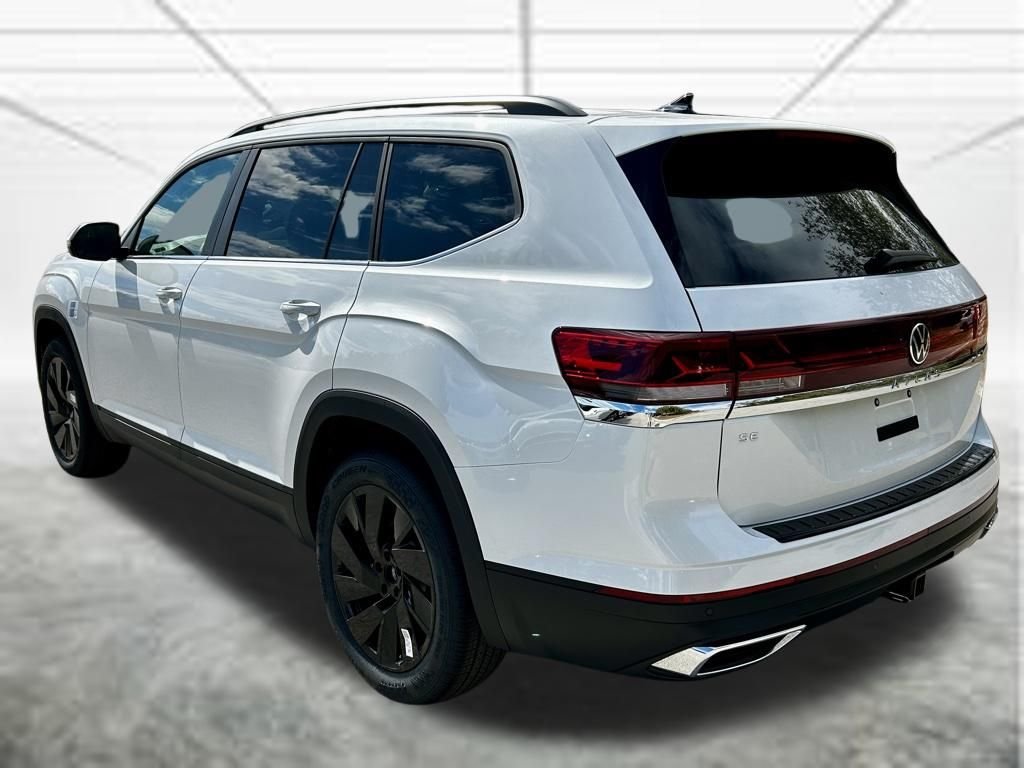 New 2026 White/off-white Volkswagen SE w/Technology image 7