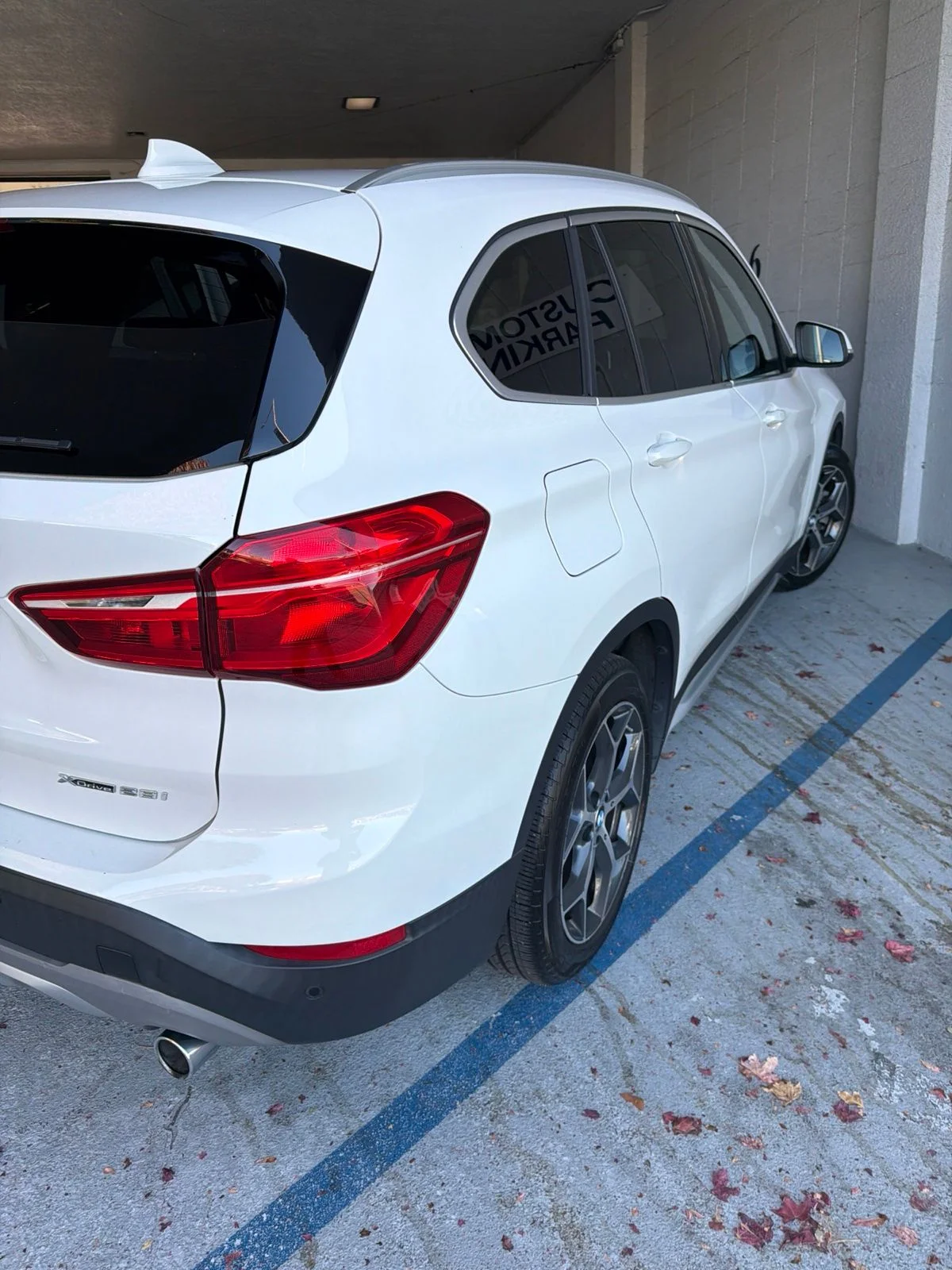 Used 2019 White BMW xDrive28i image 6