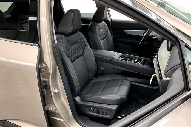 New 2027 Champagne Silver Nissan Platinum image 35