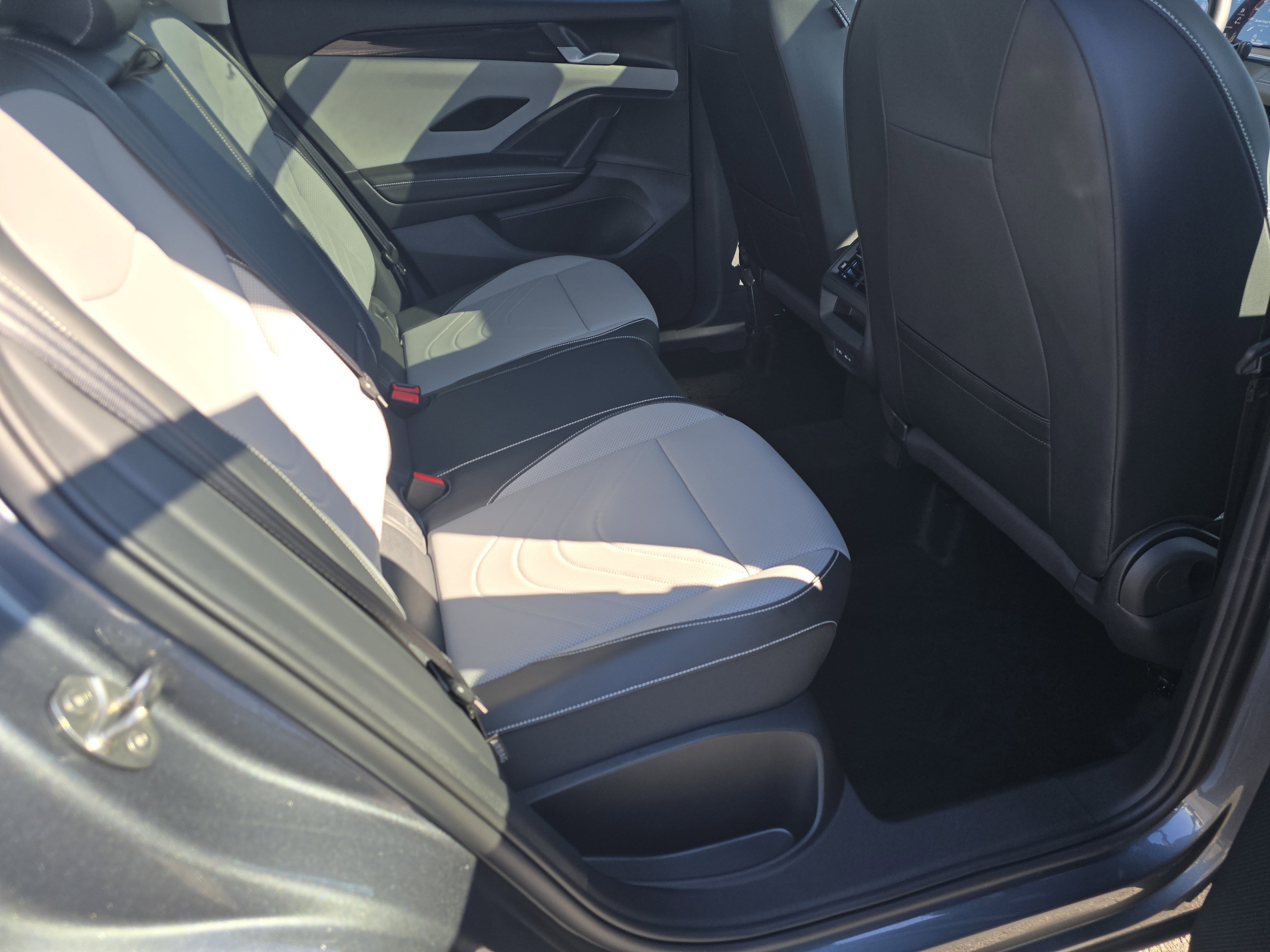 New 2026 Platinum Gray Metallic Volkswagen SE image 16