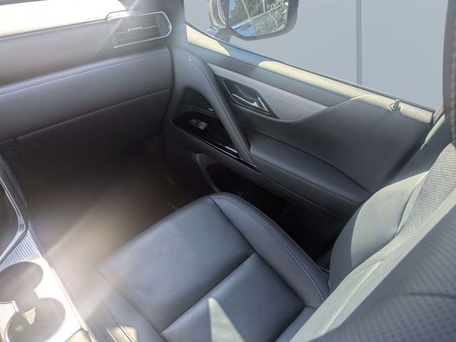 Used 2024  Lexus 600 F SPORT image 18