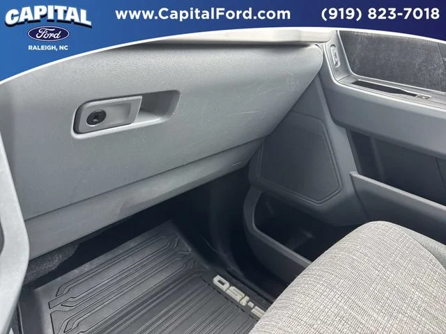 Used 2022 Black Ford XLT image 28