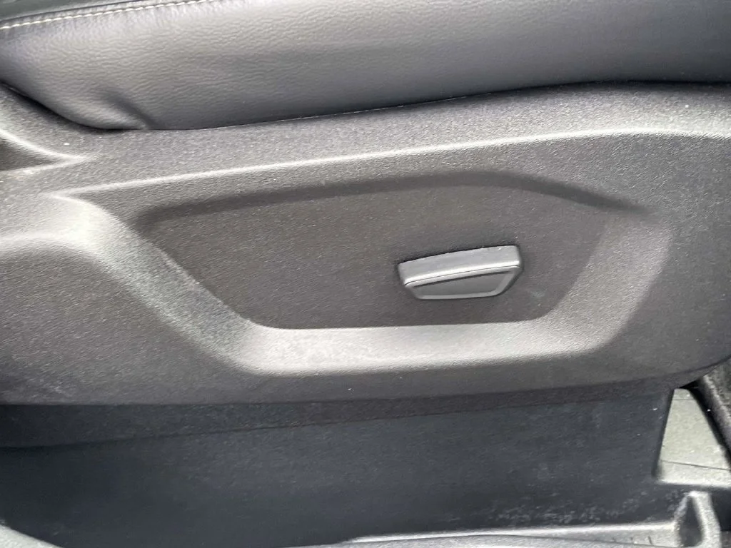 Used 2024 Gray Ford SEL image 16