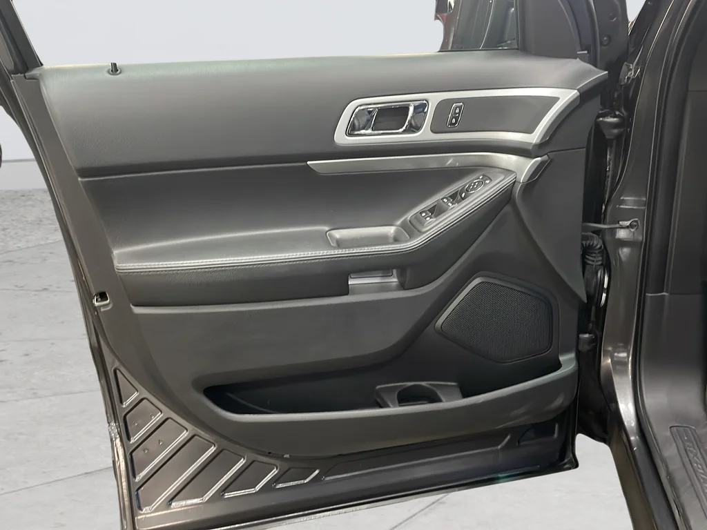 Used 2015  Ford XLT image 24