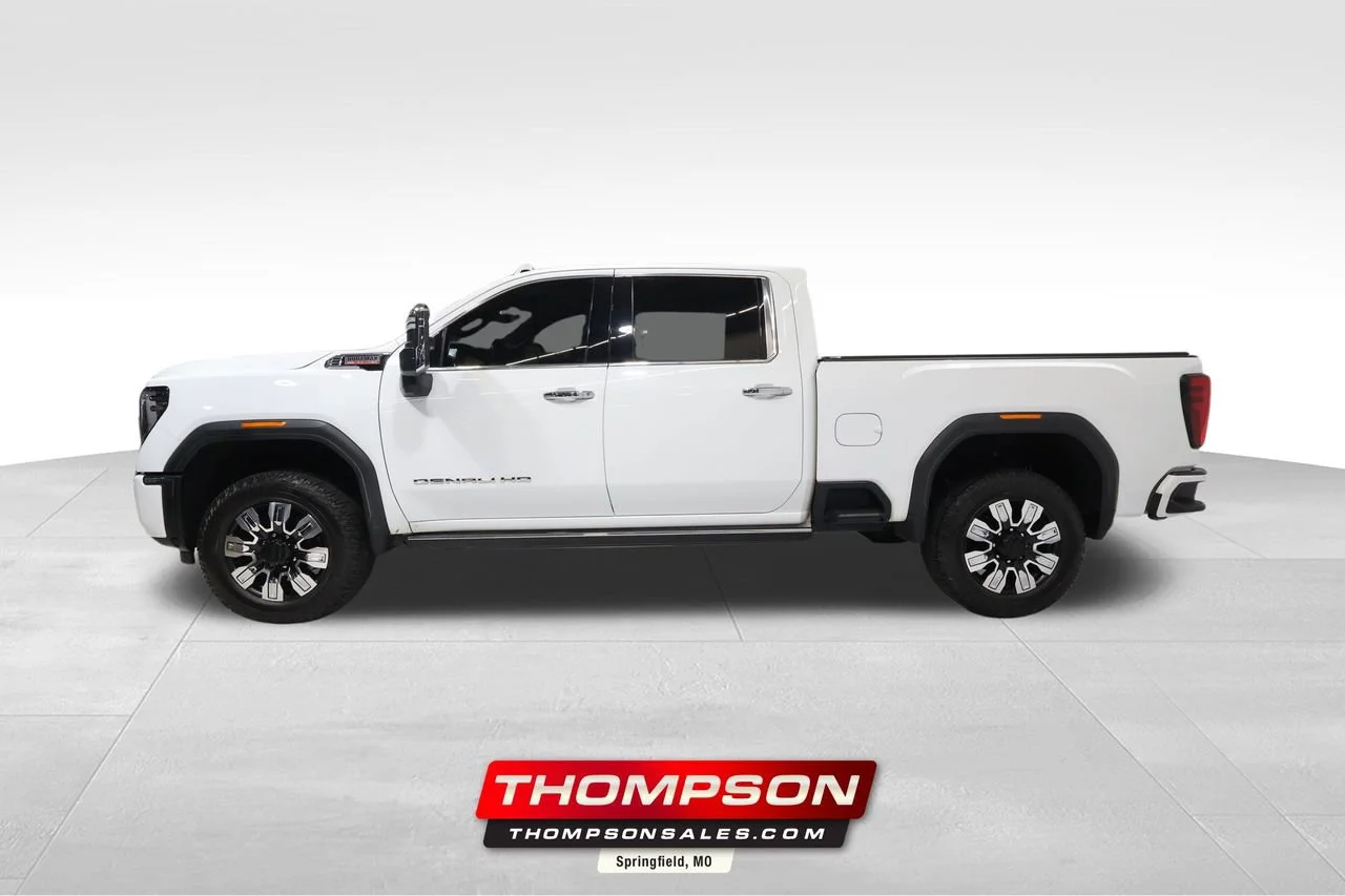2024 GMC Sierra 4WD Crew Cab Standard Box Denali's photo