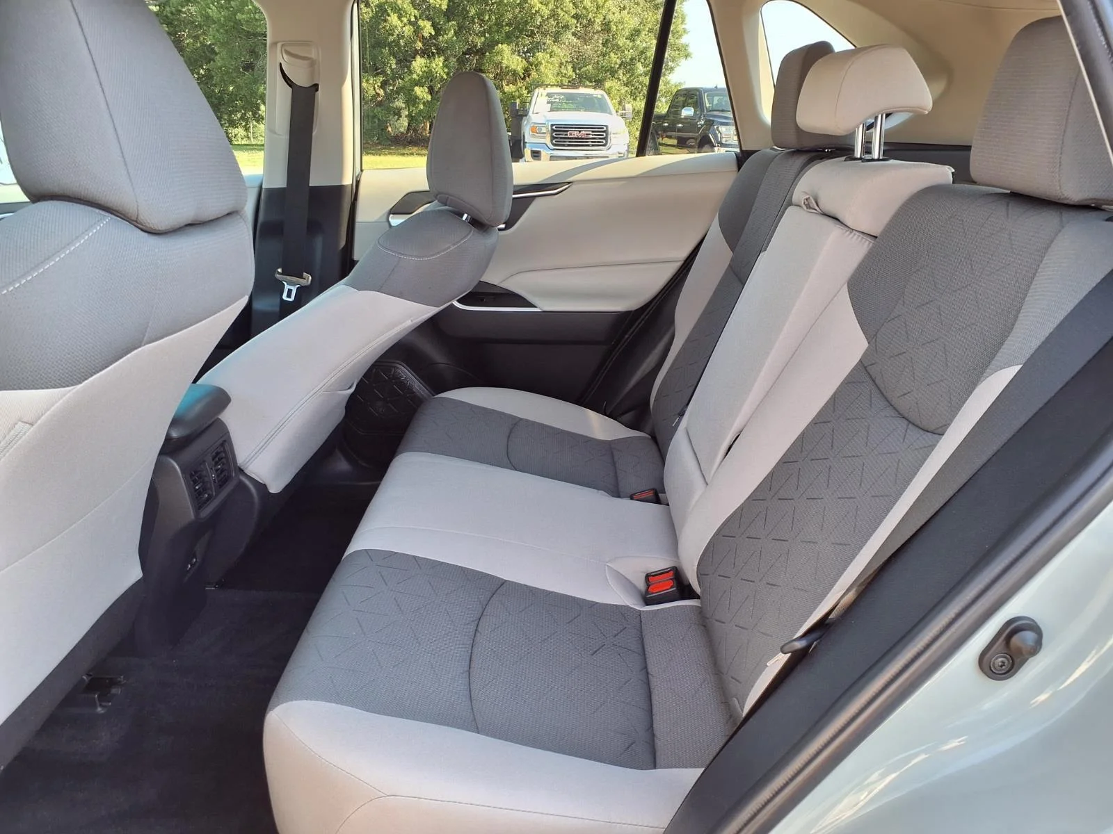 Used 2022 Lunar Rock Toyota XLE image 22