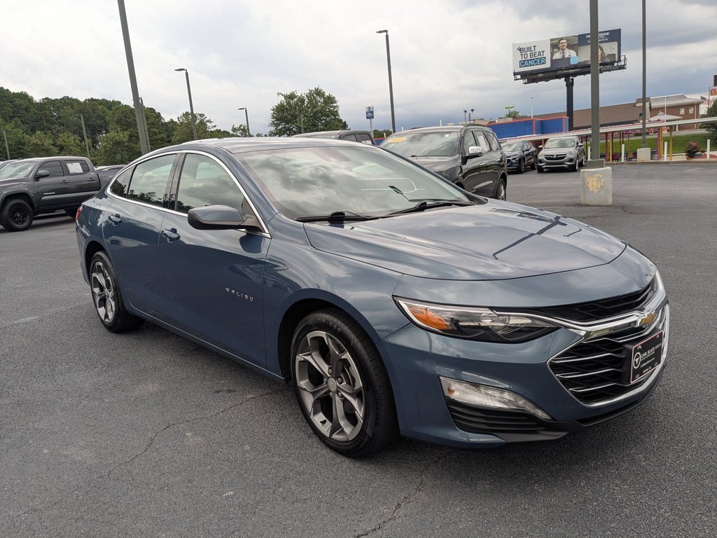 Used 2024 Lakeshore Blue Metallic Chevrolet LT image 3