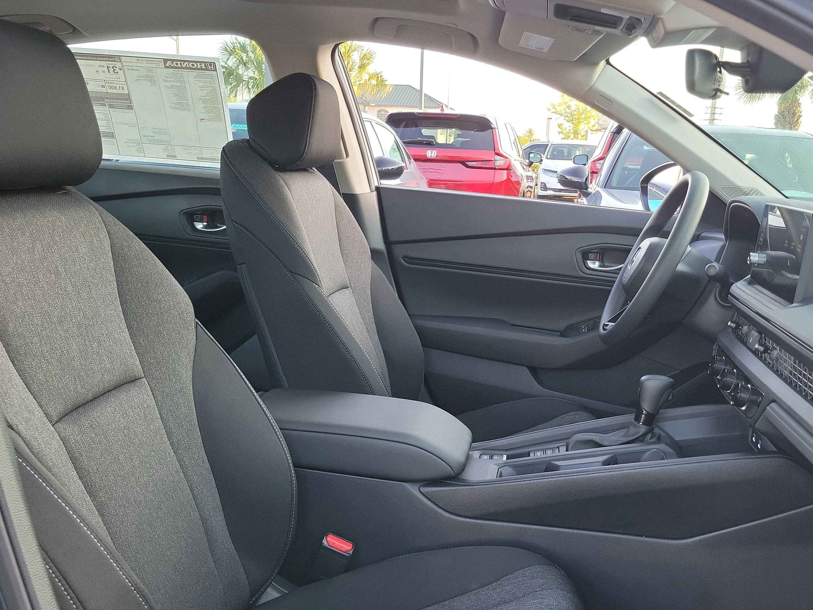New 2026 Platinum White Pearl Honda SE image 13