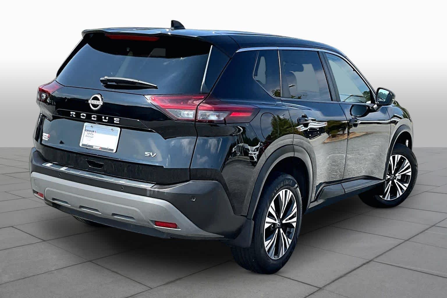 Used 2023 Super Black Nissan SV image 12