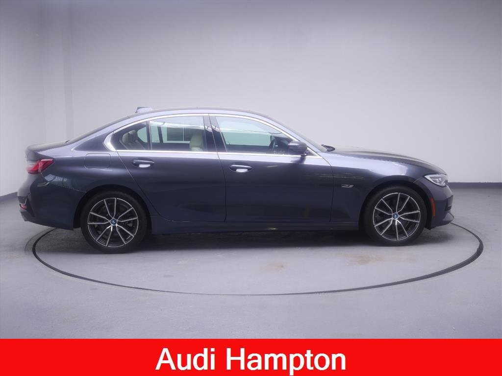Used 2022 Mineral Grey Metallic BMW 330e xDrive image 5