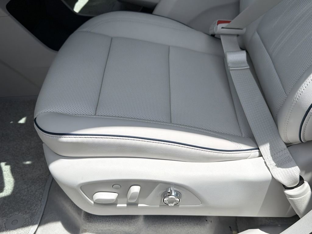 New 2026 Ocean Blue Metallic Buick Avenir image 22