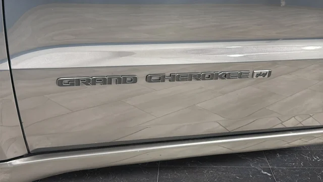 Used 2021 Crystal Metallic Jeep Limited image 42
