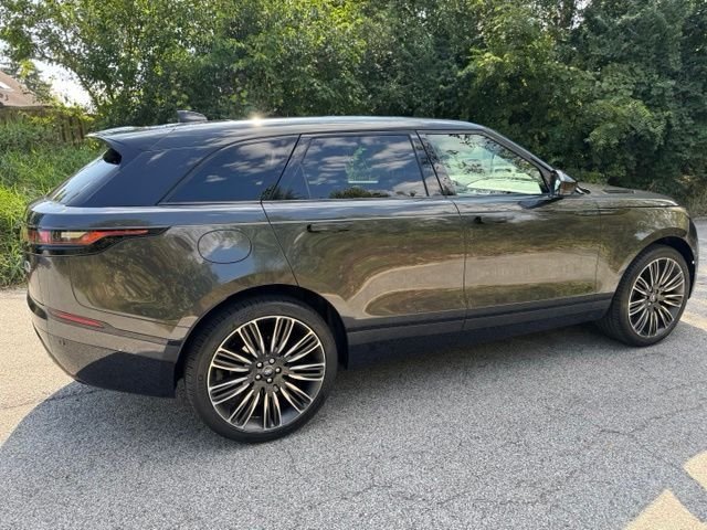 Certified Used 2023 Carpathian Gray Premium Metallic Land Rover R-Dynamic S MHEV image 5