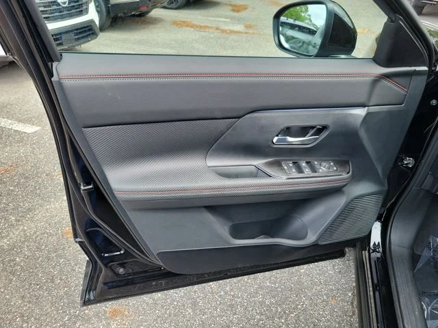 New 2026 Black Nissan SR image 5