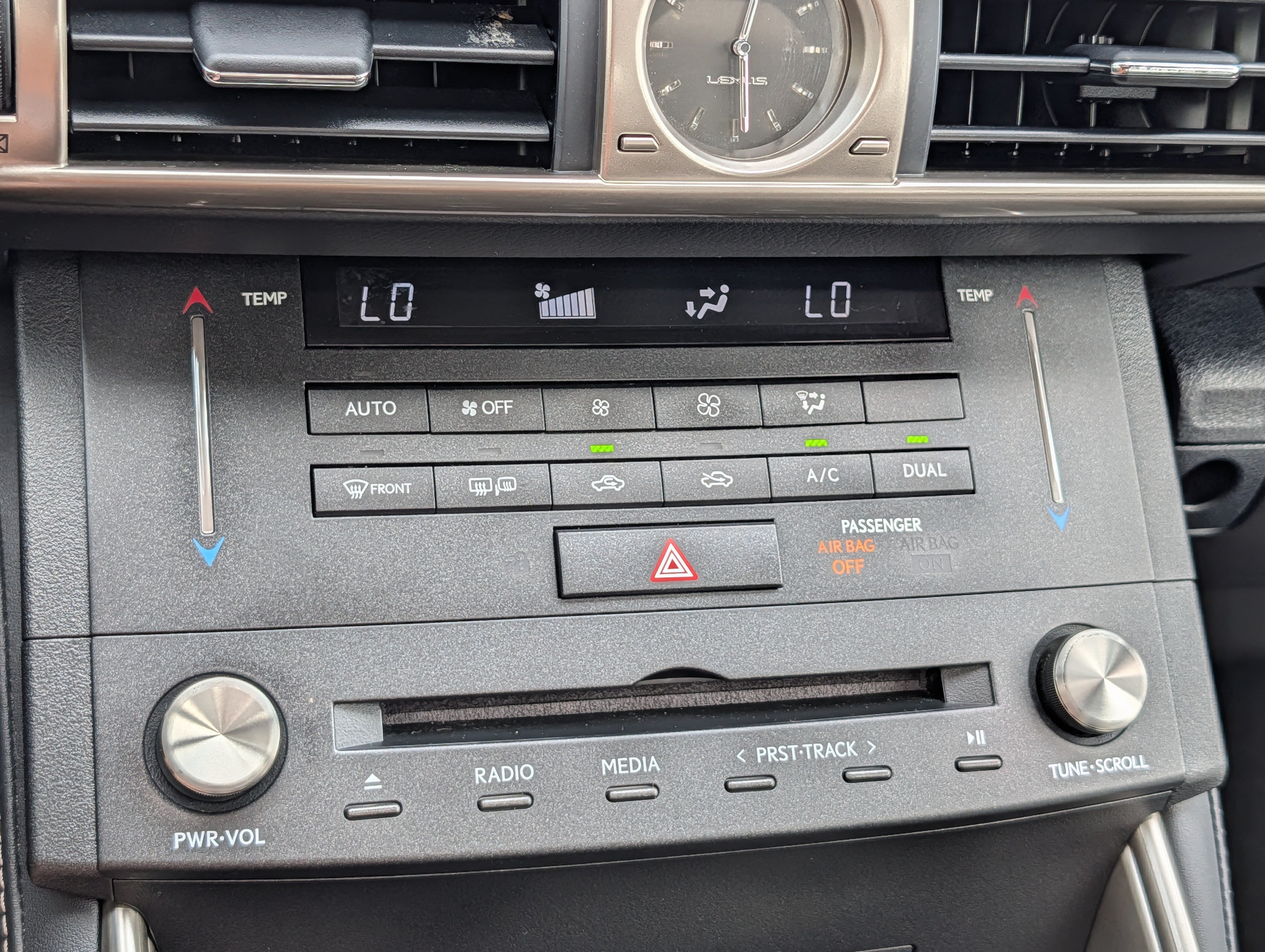 Used 2015 Atomic Silver Lexus  image 23