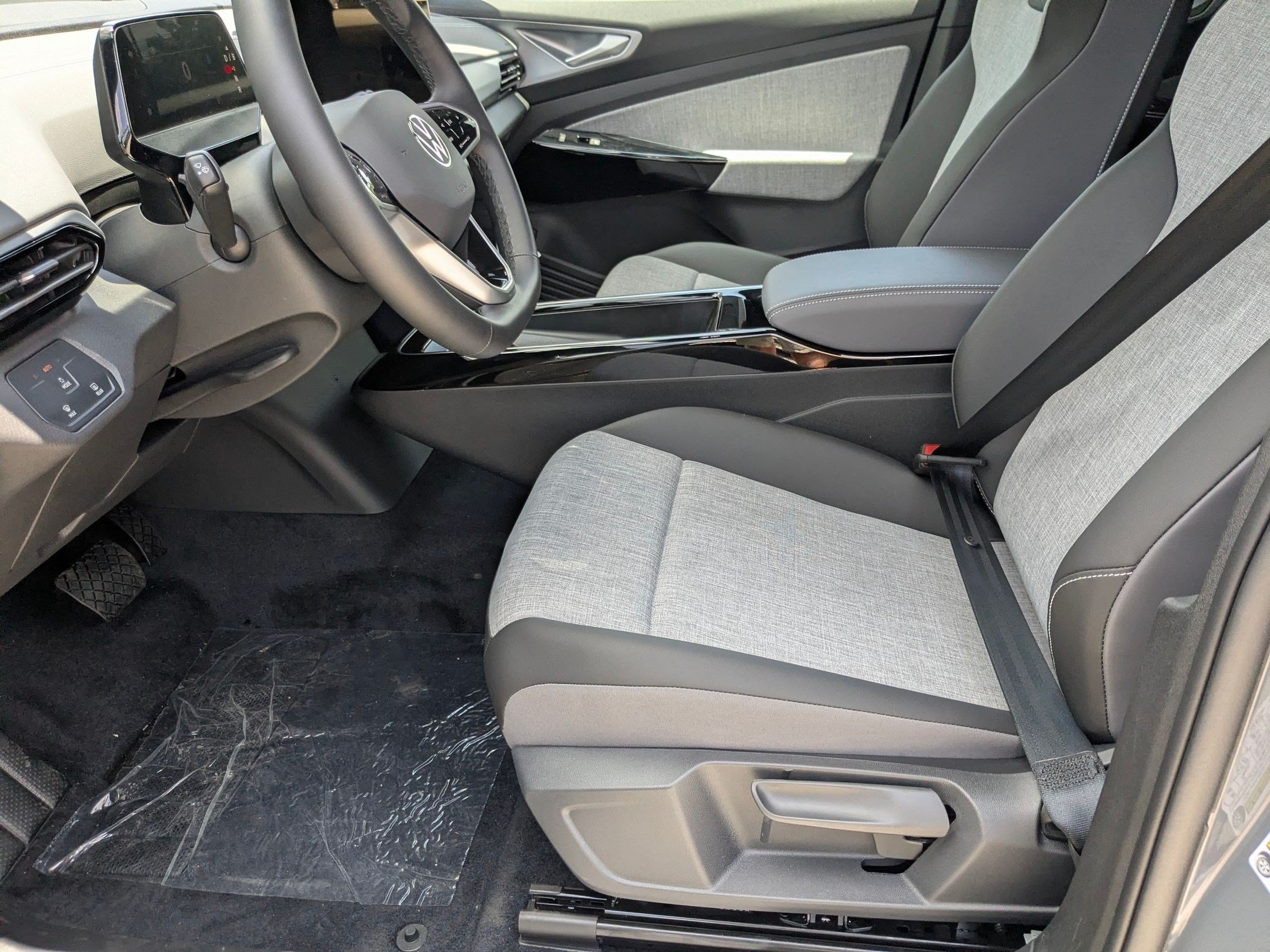 New 2026 Pure Gray Metallic Volkswagen Pro image 5