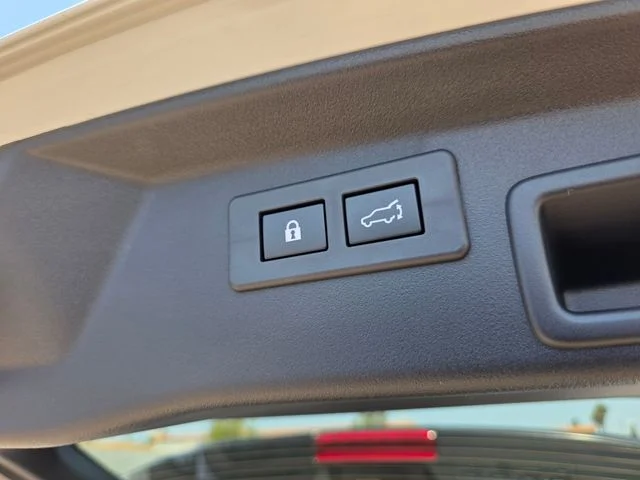 New 2026 CRYSTAL WHITE PEARL Subaru Premium image 11