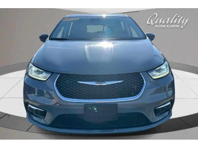 Used 2022 Ceramic Gray Clearcoat Chrysler Hybrid Touring L image 10
