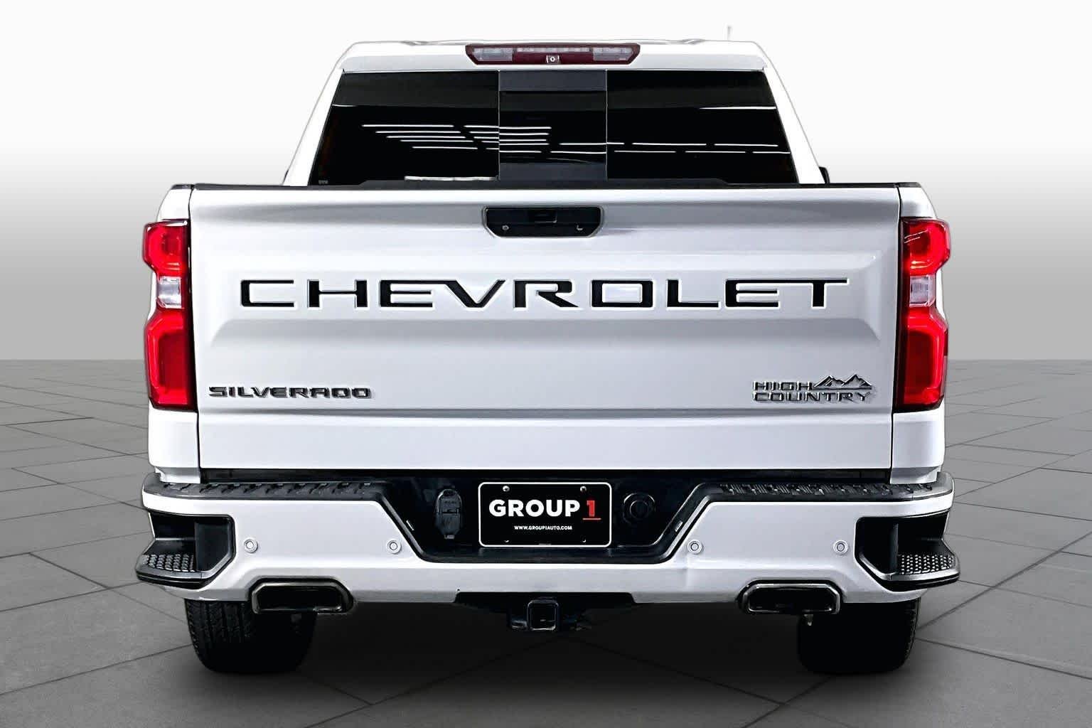 Used 2019 Iridescent Pearl Tricoat Chevrolet High Country image 5