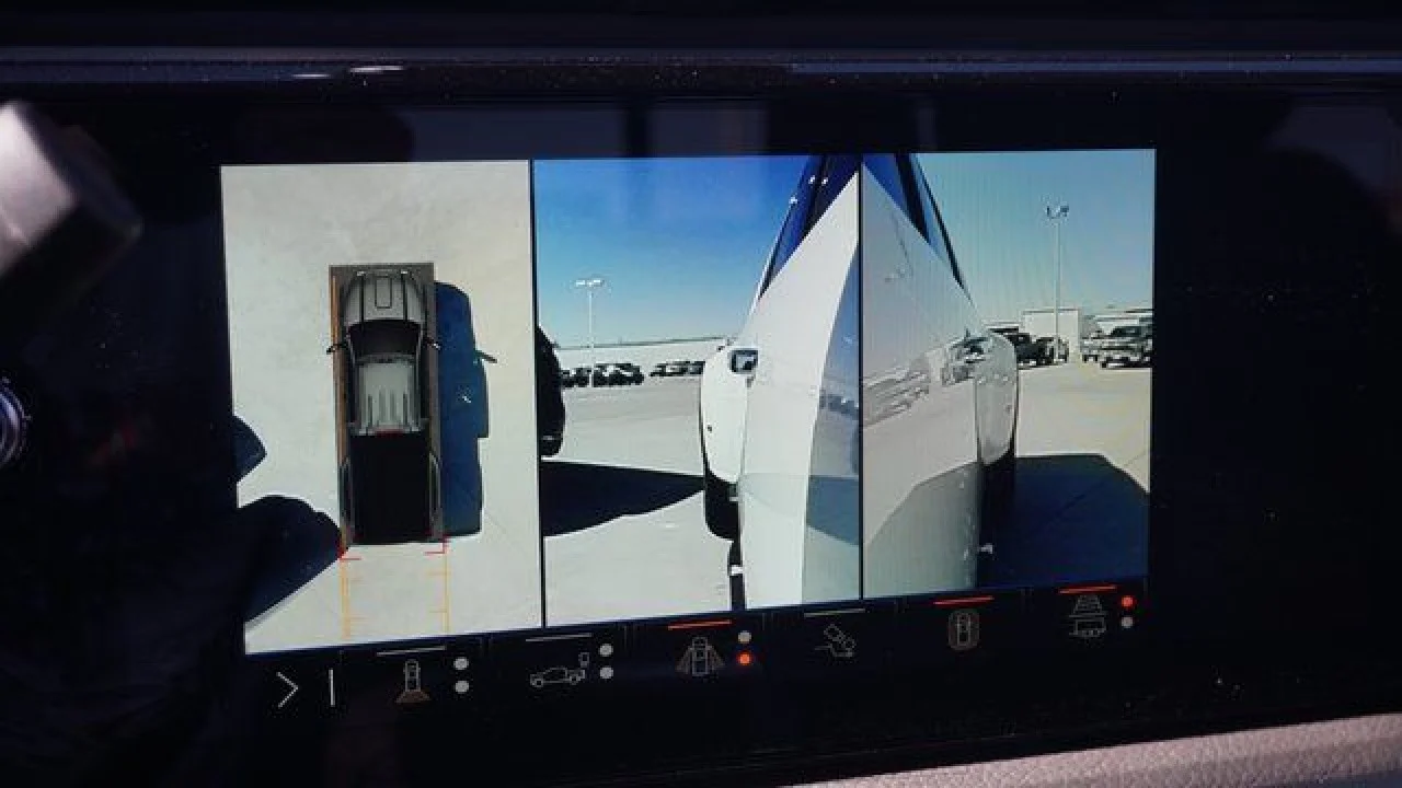 2026 GMC Sierra 3500HD Denali - Photo 34
